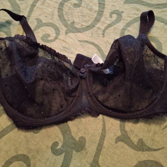 B.Tempt'D - Elegant Black Lace Bra New Without tags - 34DDD - Picture 1 of 3